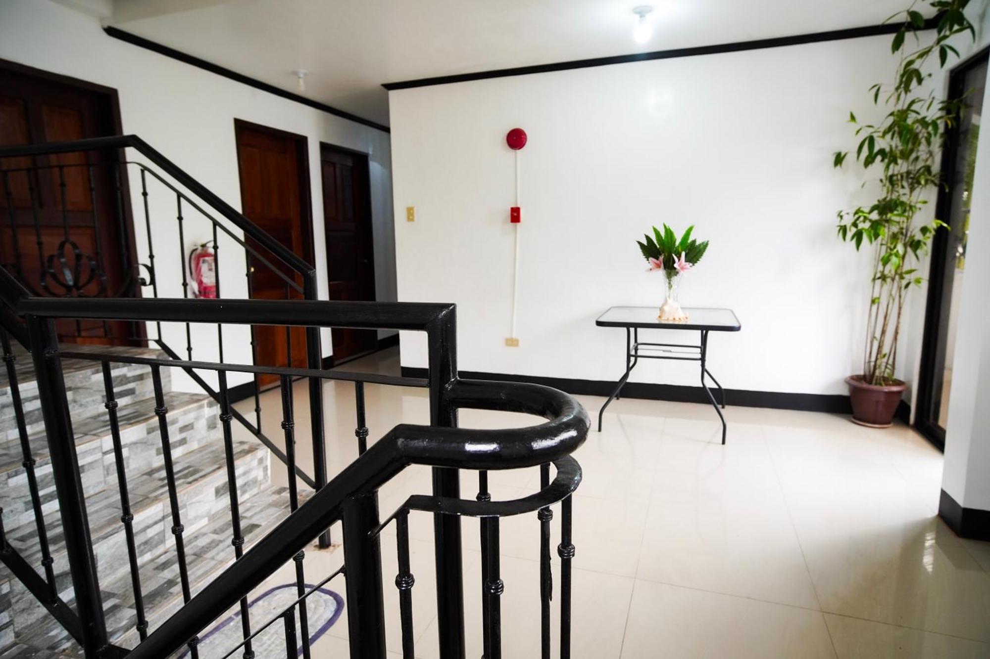 Amparo'S Tourist Inn - Coron Exteriér fotografie
